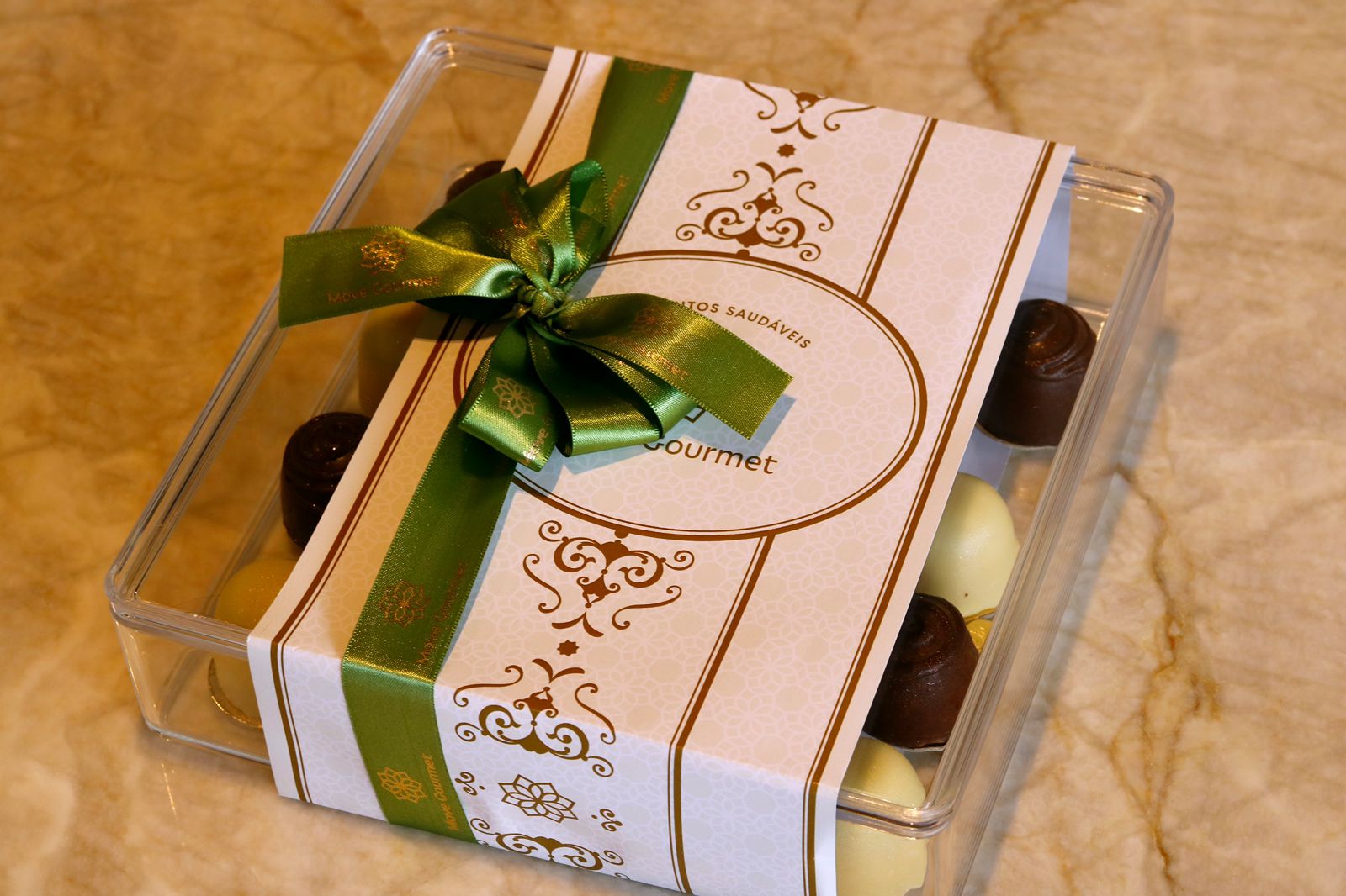 Caixa Acrílica Premium com Fita de Cetim — 20 x 20 cm - Move Gourmet