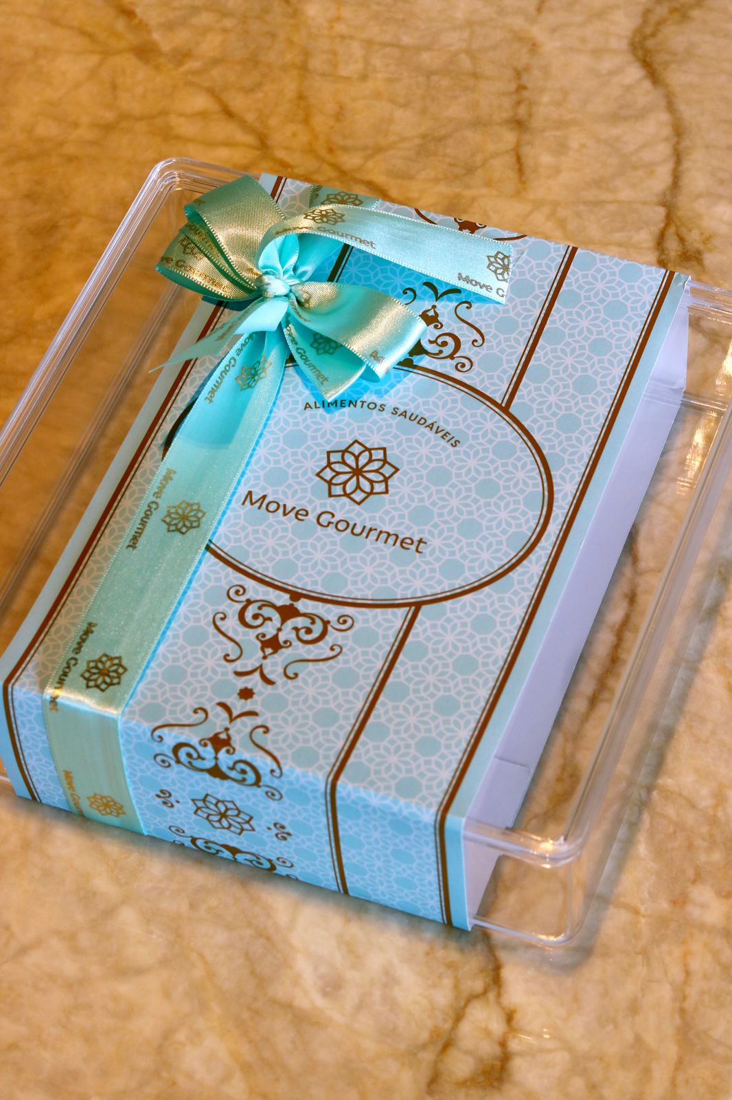 Caixa Acrílica Premium com Fita de Cetim — 20 x 20 cm - Move Gourmet