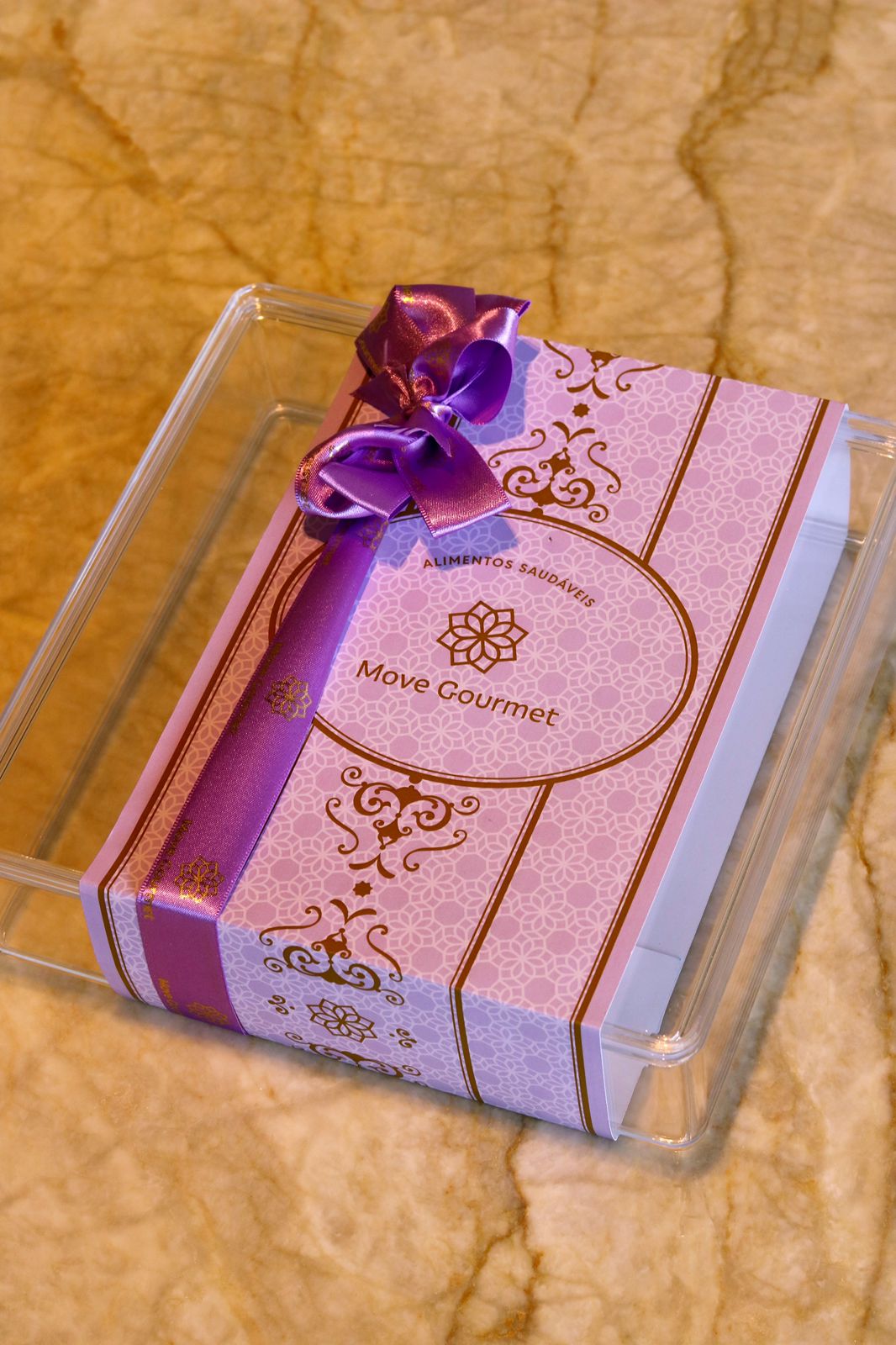 Caixa Acrílica Premium com Fita de Cetim — 20 x 20 cm - Move Gourmet