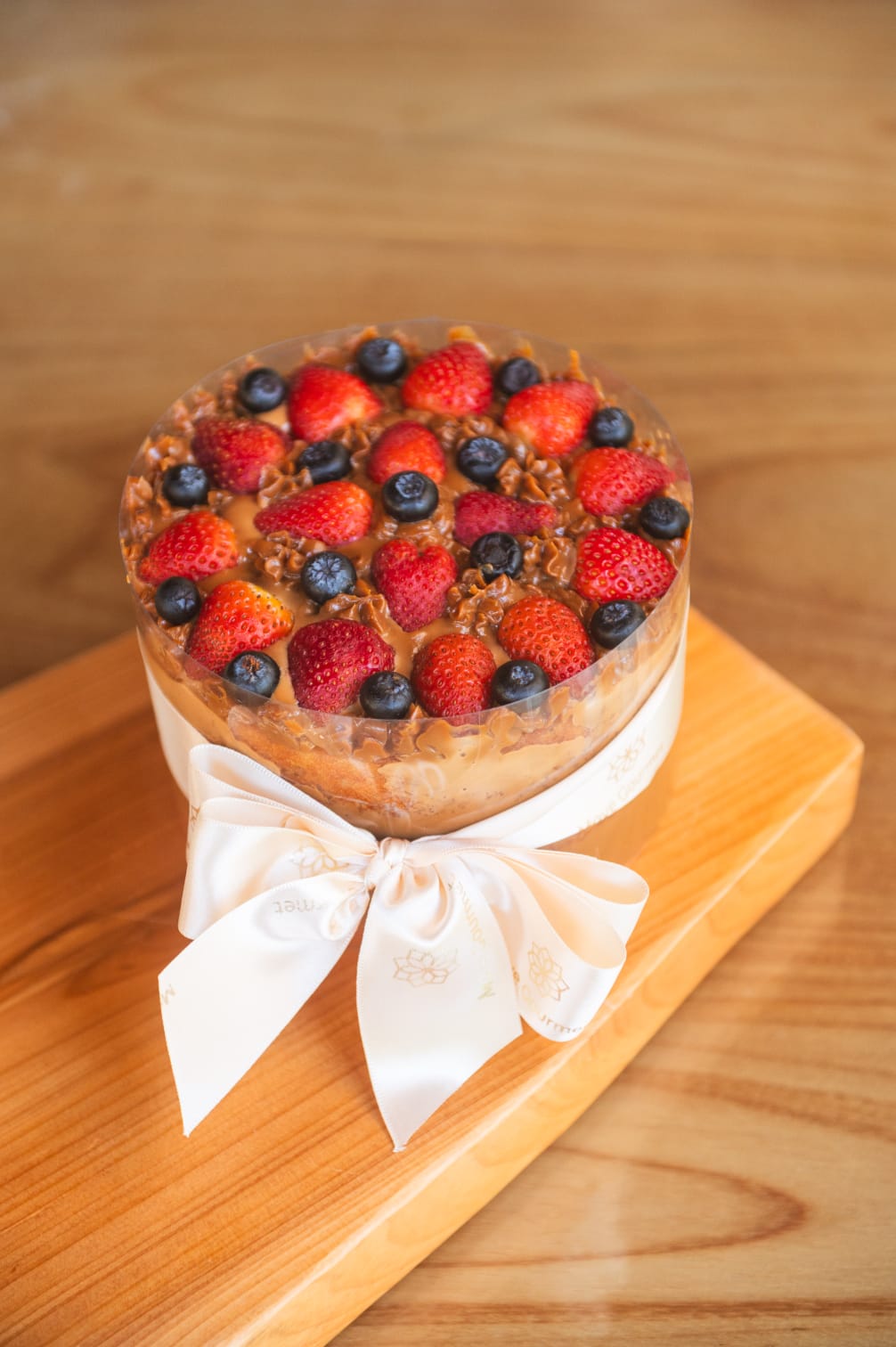 Bolo de Frutas Vermelhas com Doce de Leite 15cm - Move Gourmet