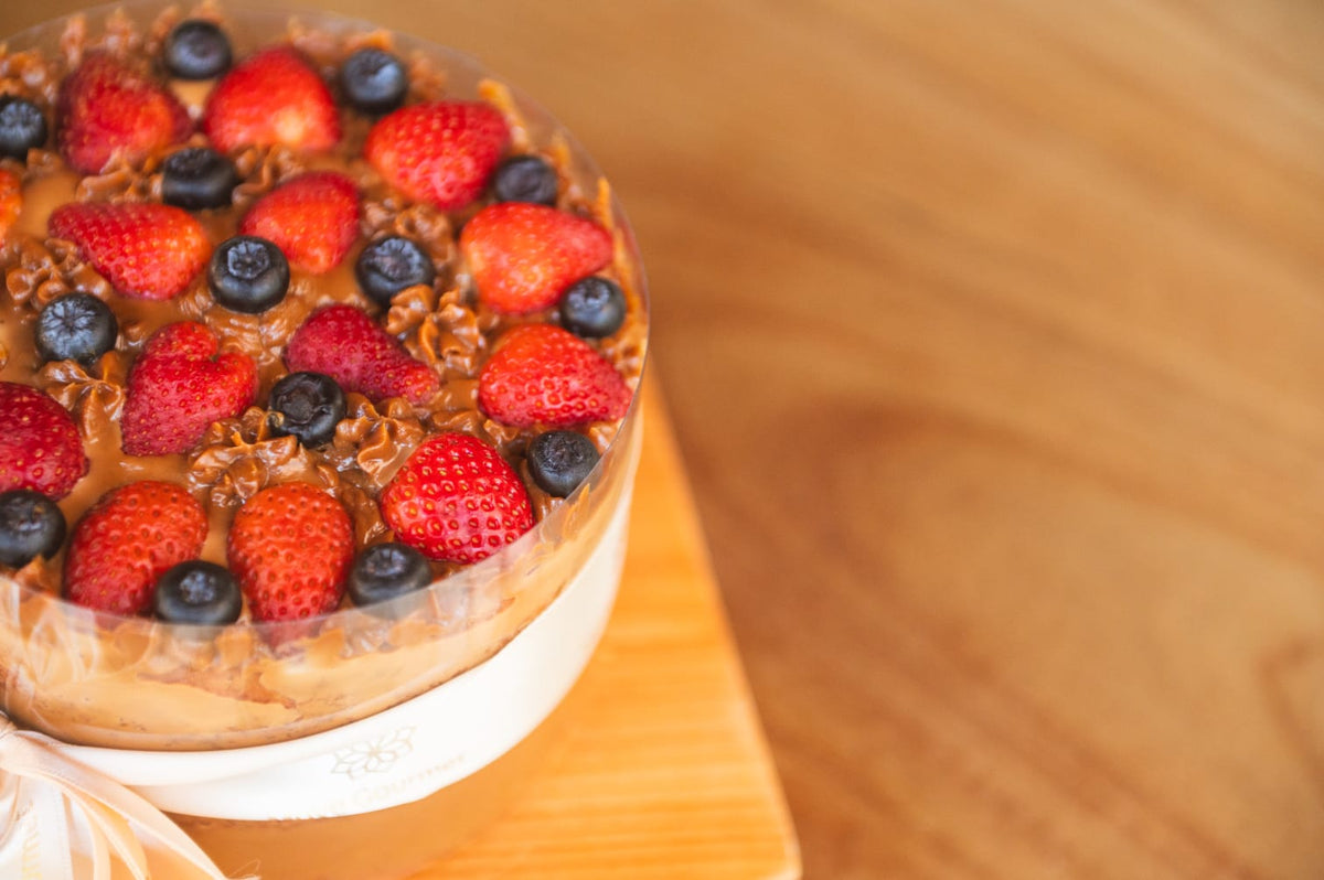 Bolo de Frutas Vermelhas com Doce de Leite 15cm - Move Gourmet