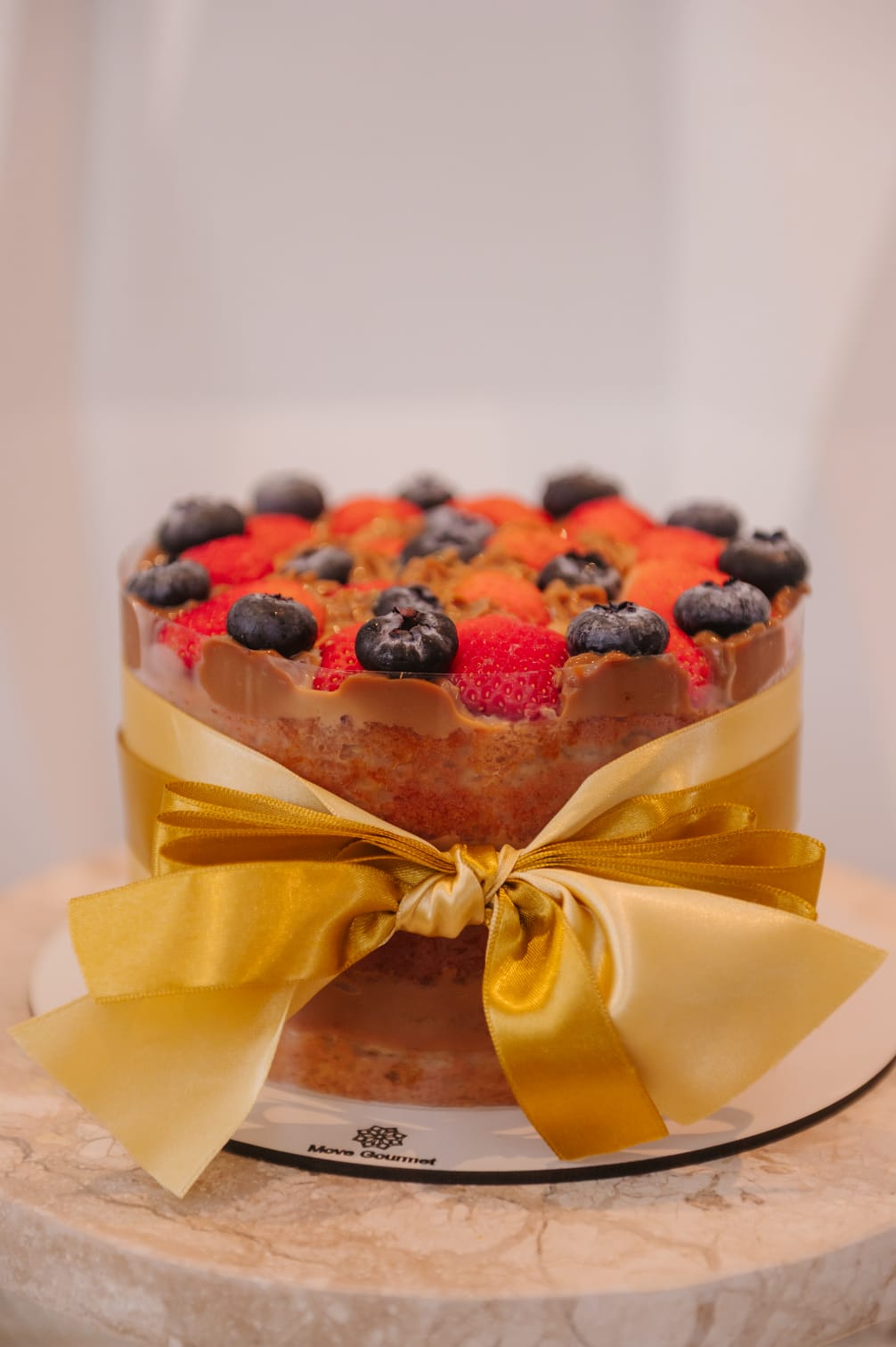 Bolo de Frutas Vermelhas com Doce de Leite 15cm - Move Gourmet